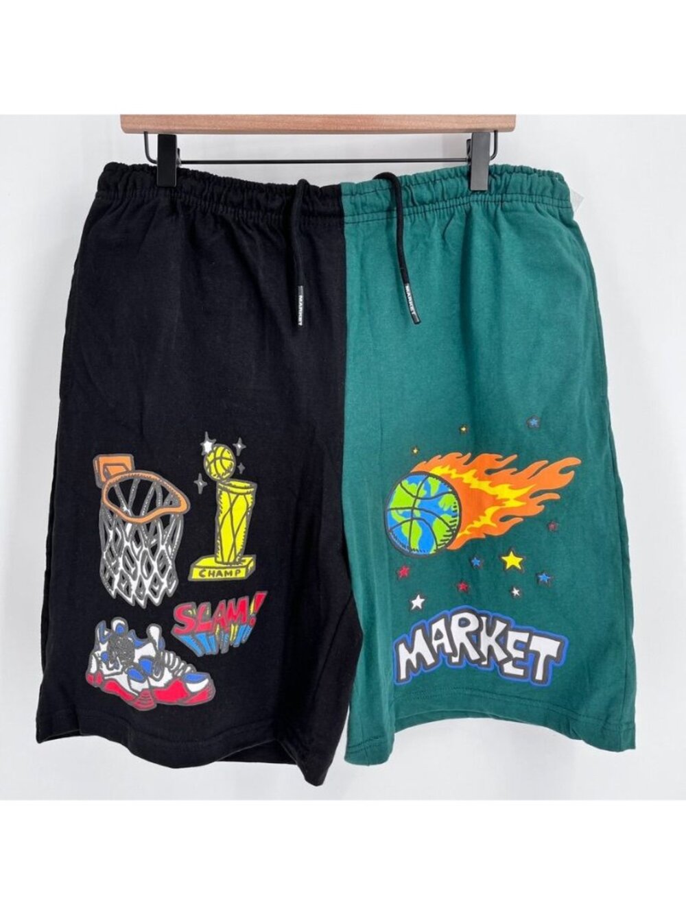 Market Memorabilia Shorts Size XXL Green Black Graphic Print  Streetwear